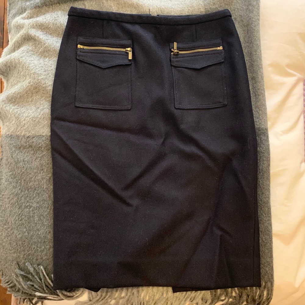 LAST CALL ✨✨ Navy wool J Crew skirt w zip pockets